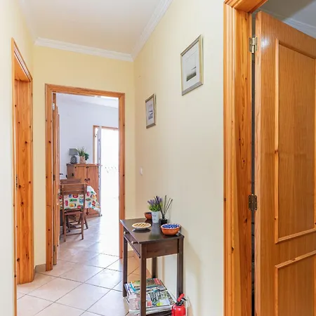 Varanda, Town Centre Apartman *