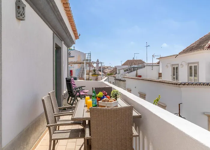 Varanda, Town Centre 公寓 *